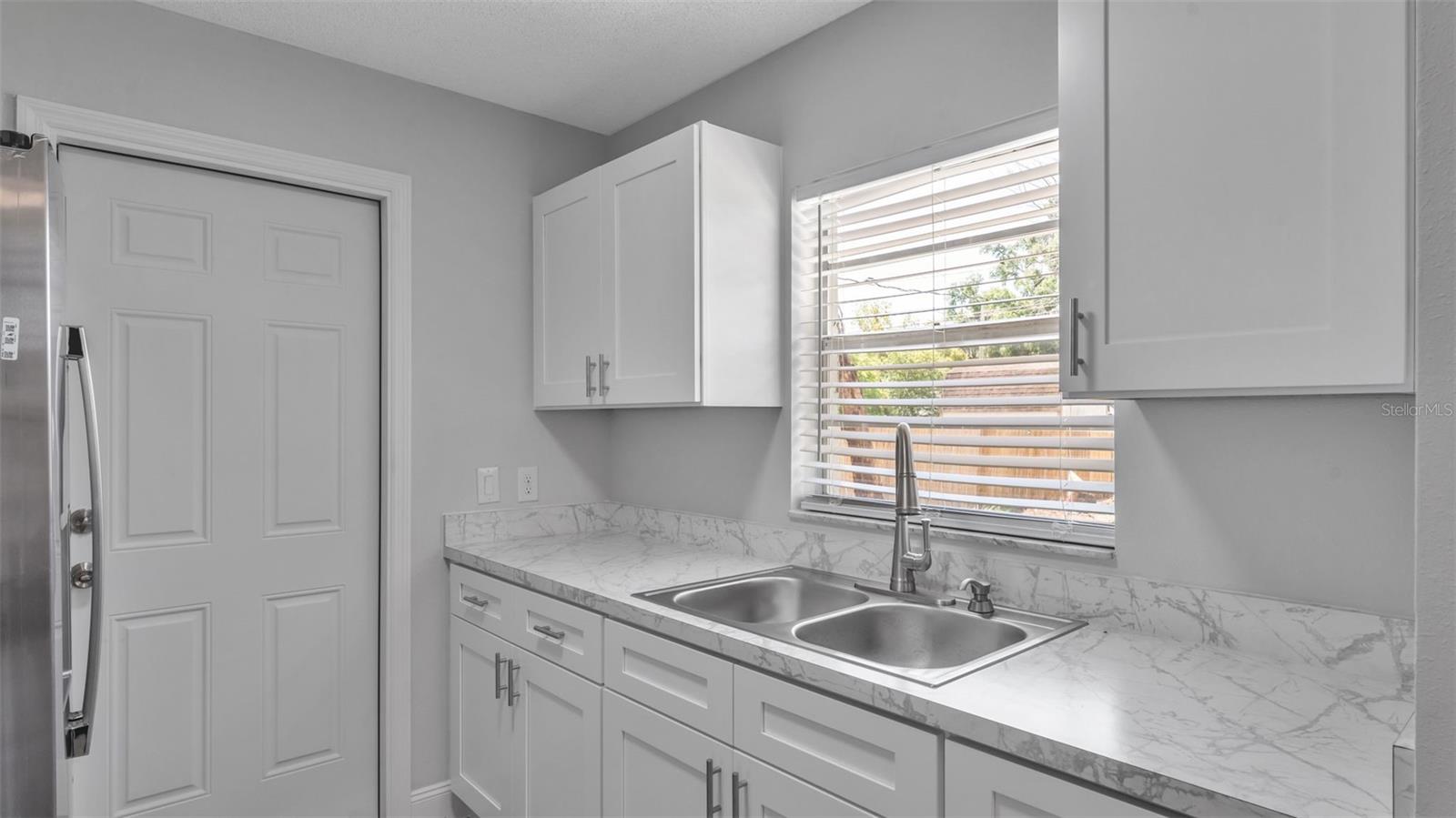 201 E PINE ST, DAVENPORT, FL, 33837