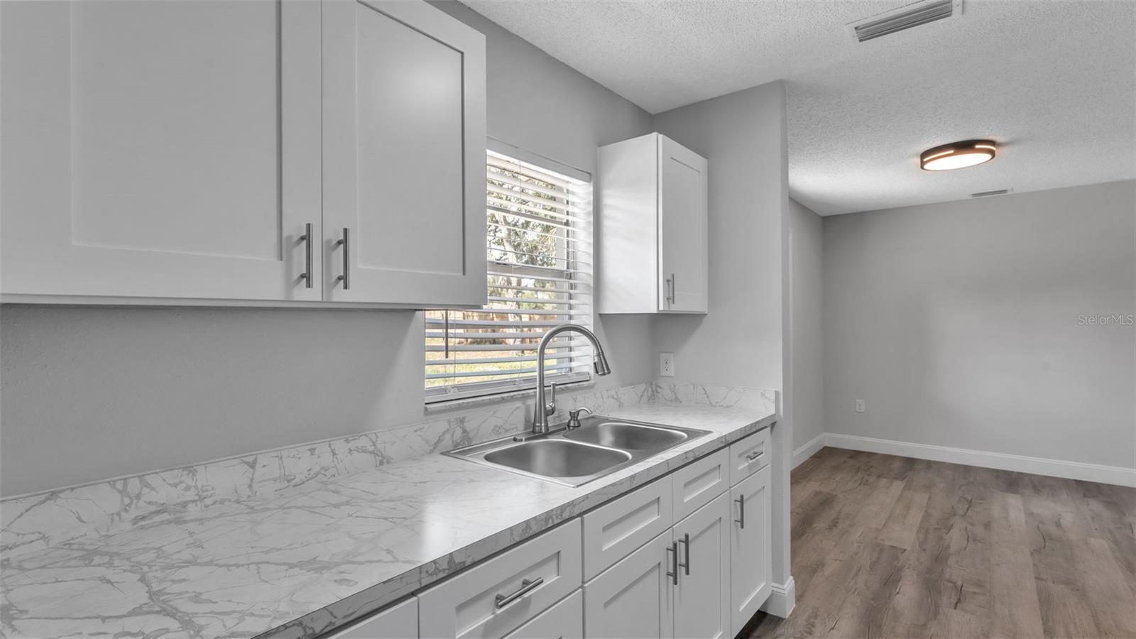 201 E PINE ST, DAVENPORT, FL, 33837