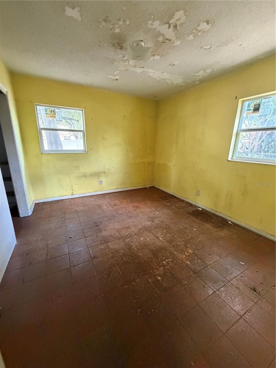 9805 N 54TH ST, TEMPLE TERRACE, FL, 33617