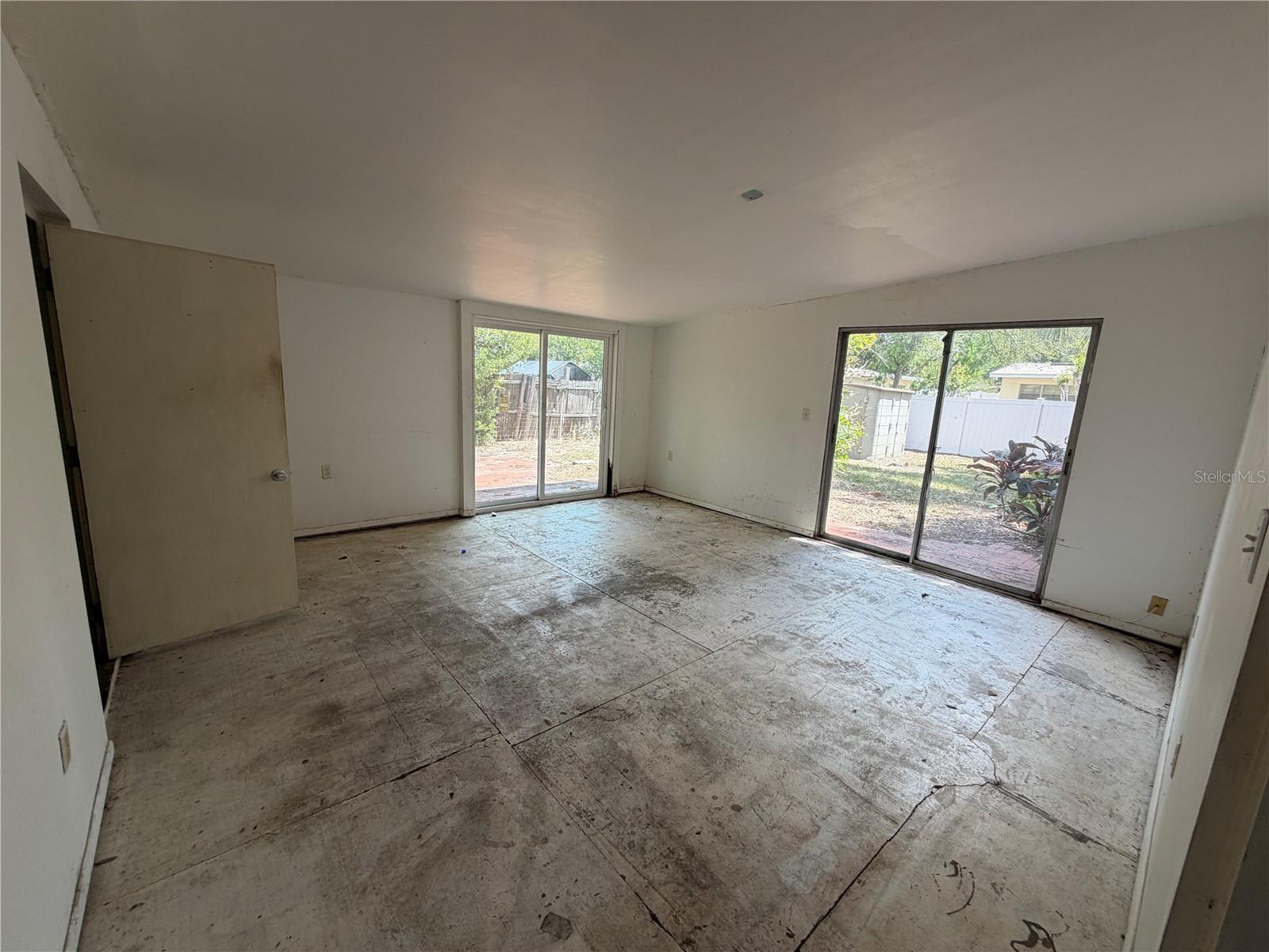 9805 N 54TH ST, TEMPLE TERRACE, FL, 33617