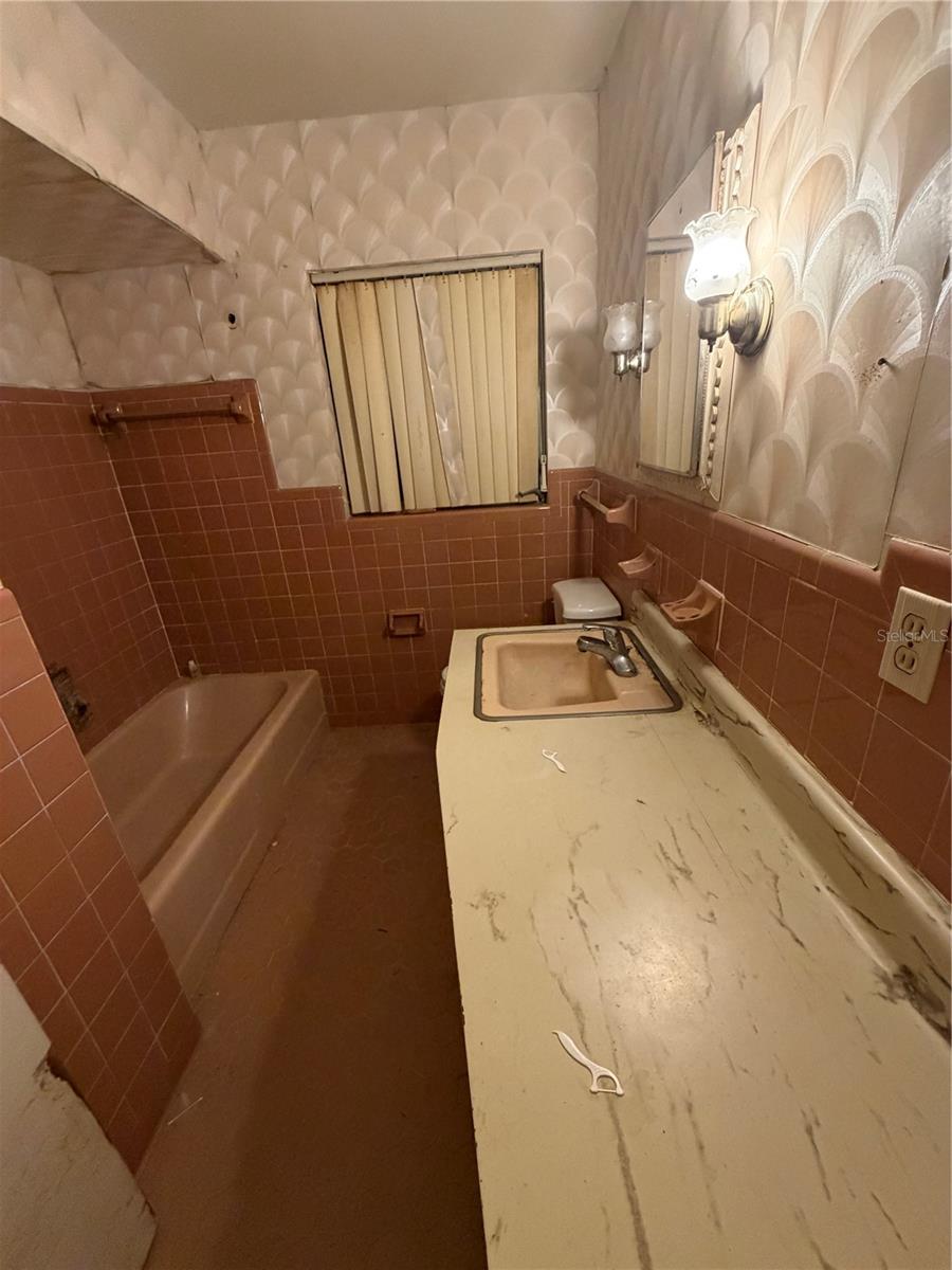 9805 N 54TH ST, TEMPLE TERRACE, FL, 33617