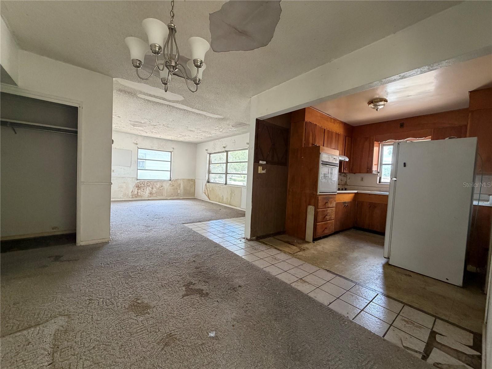 9805 N 54TH ST, TEMPLE TERRACE, FL, 33617