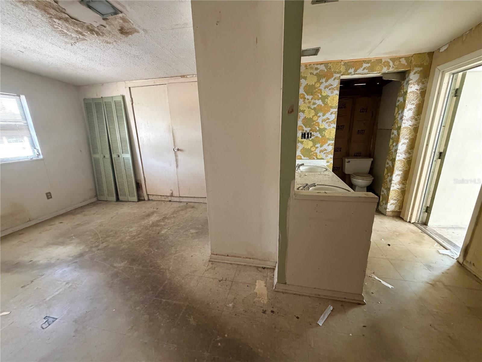 9805 N 54TH ST, TEMPLE TERRACE, FL, 33617