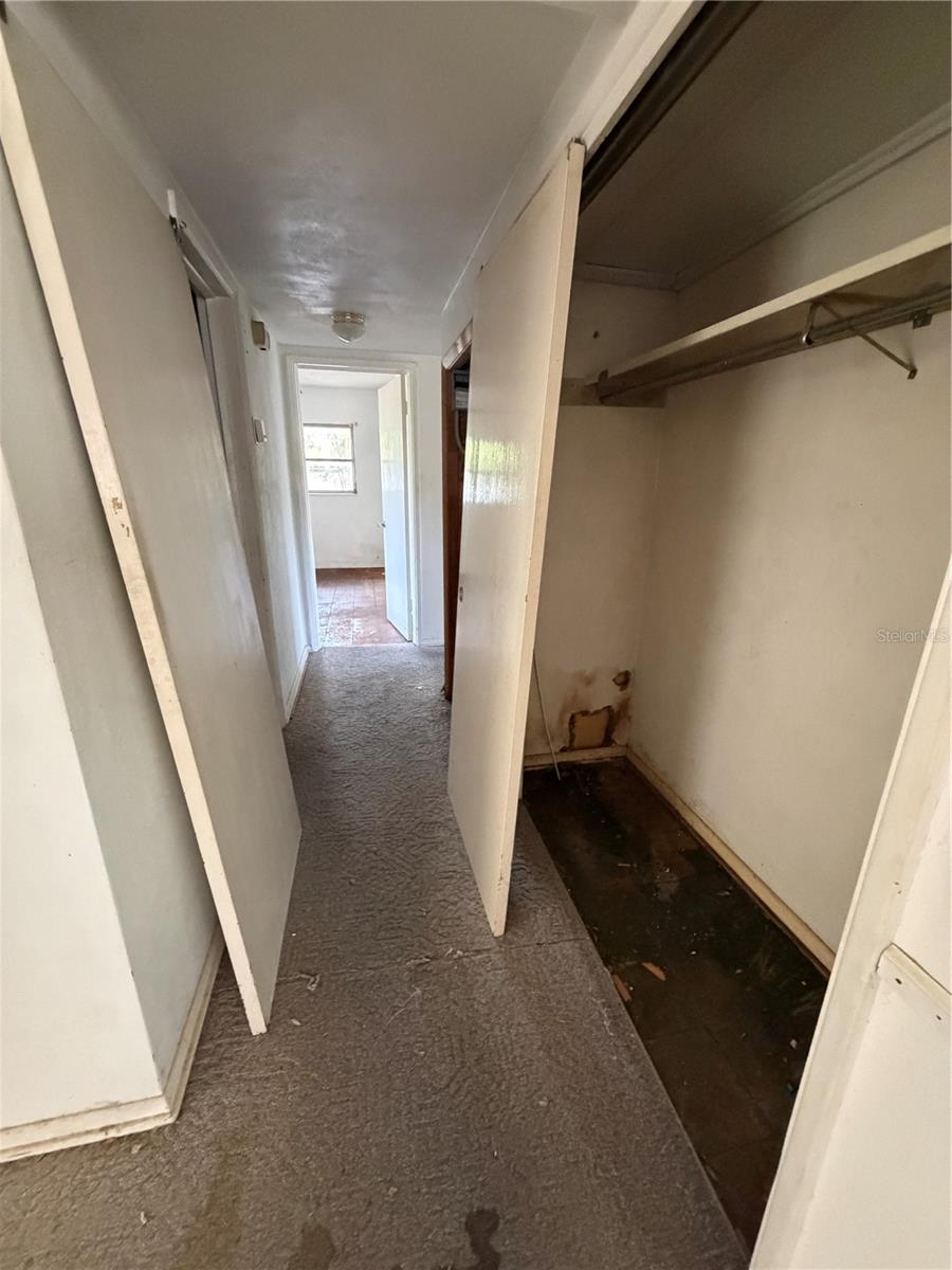 9805 N 54TH ST, TEMPLE TERRACE, FL, 33617