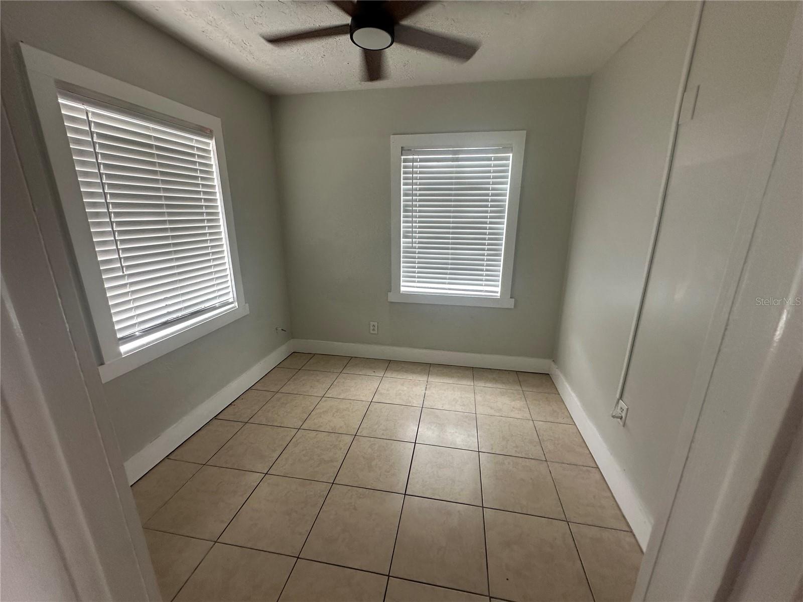330 20TH AVE S #UPPER, ST PETERSBURG, FL, 33705