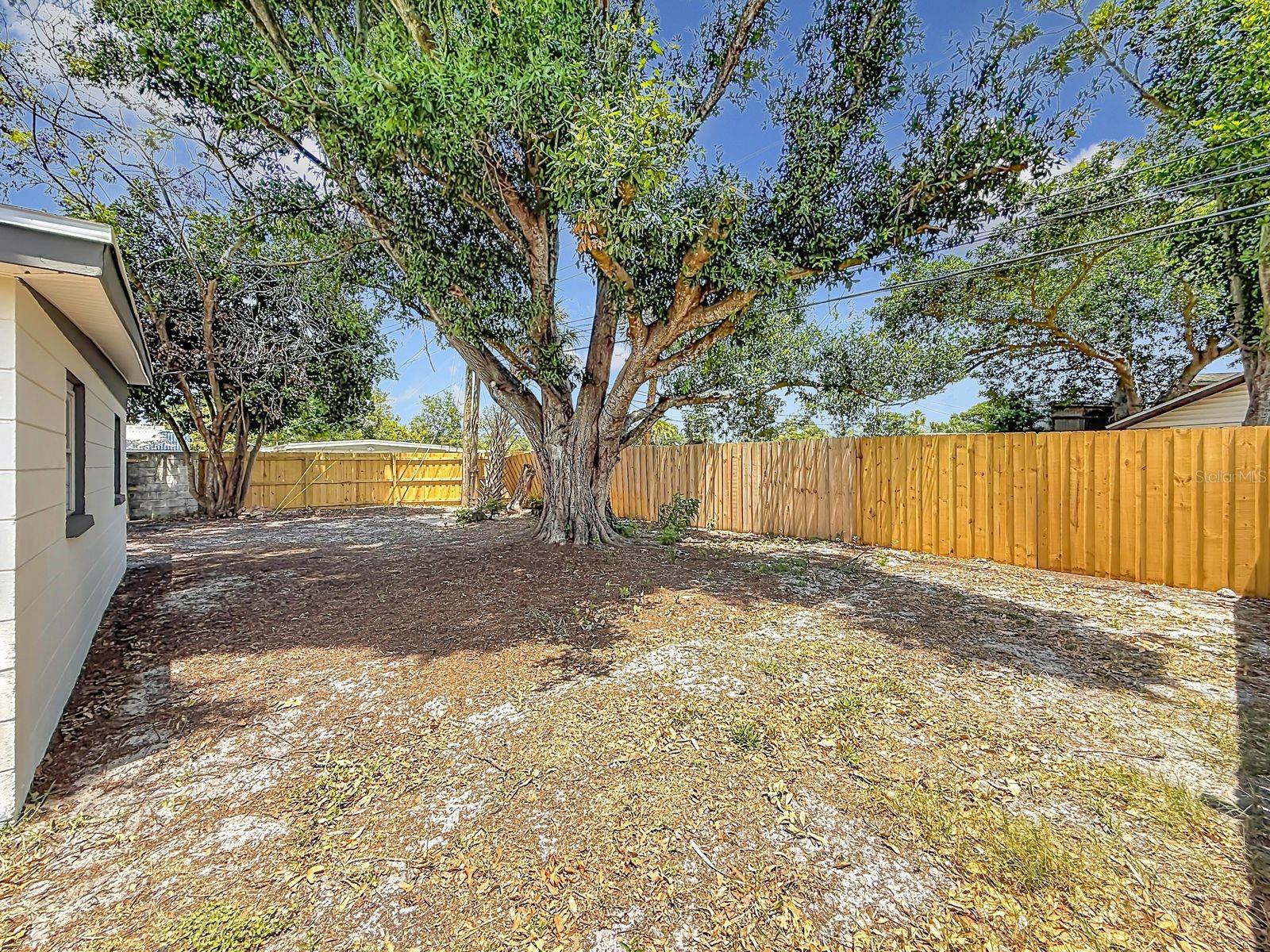9369 83RD ST N, SEMINOLE, FL, 33777