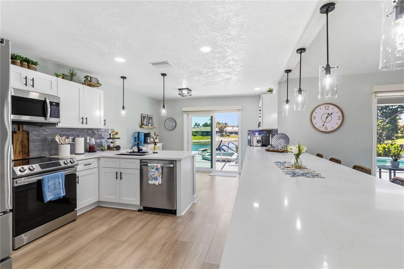8712 53RD AVE W, BRADENTON, FL, 34210