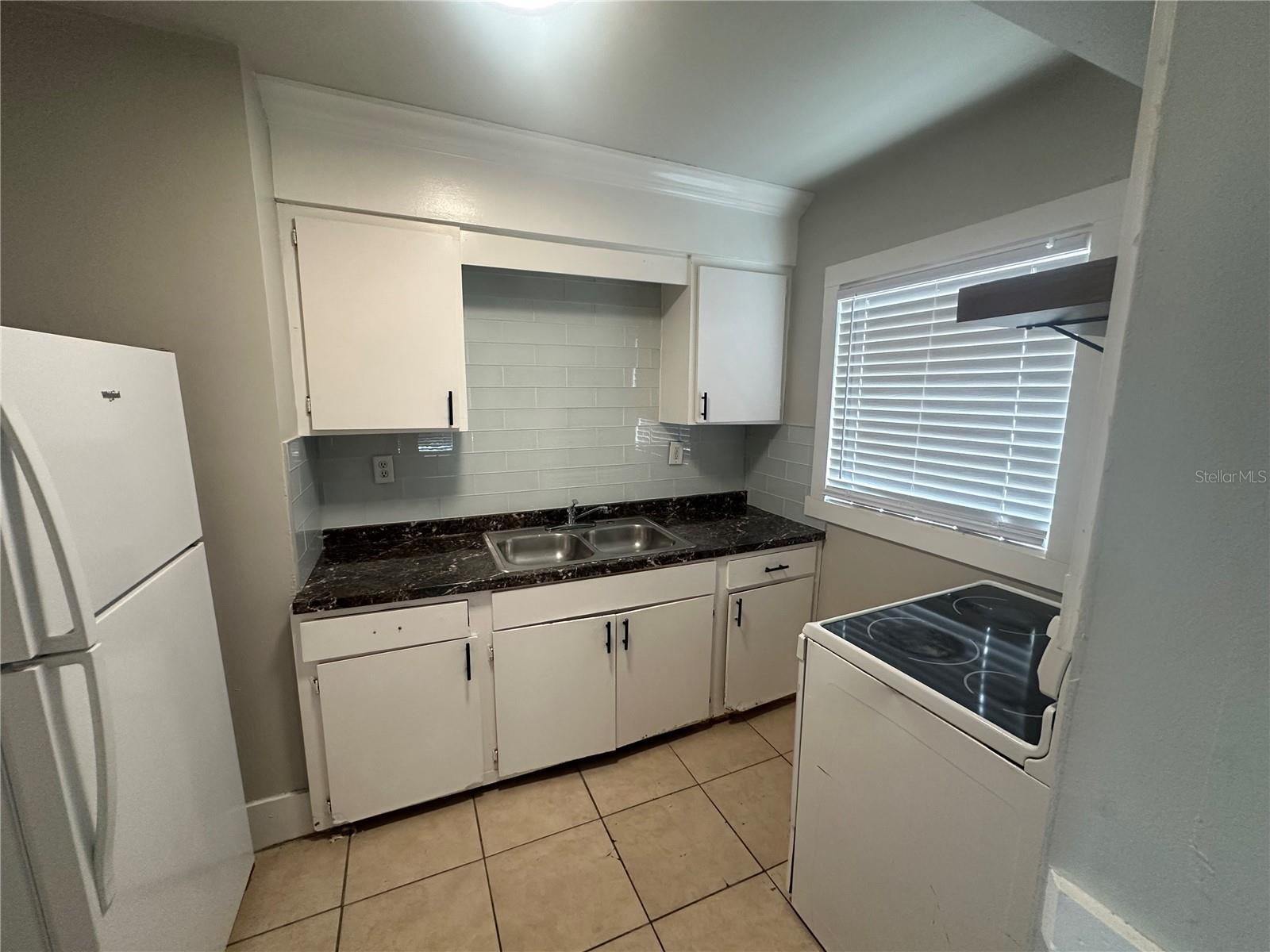 330 20TH AVE S #LOWER, ST PETERSBURG, FL, 33705