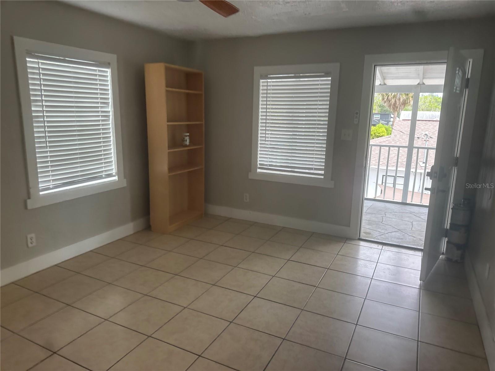 330 20TH AVE S #LOWER, ST PETERSBURG, FL, 33705
