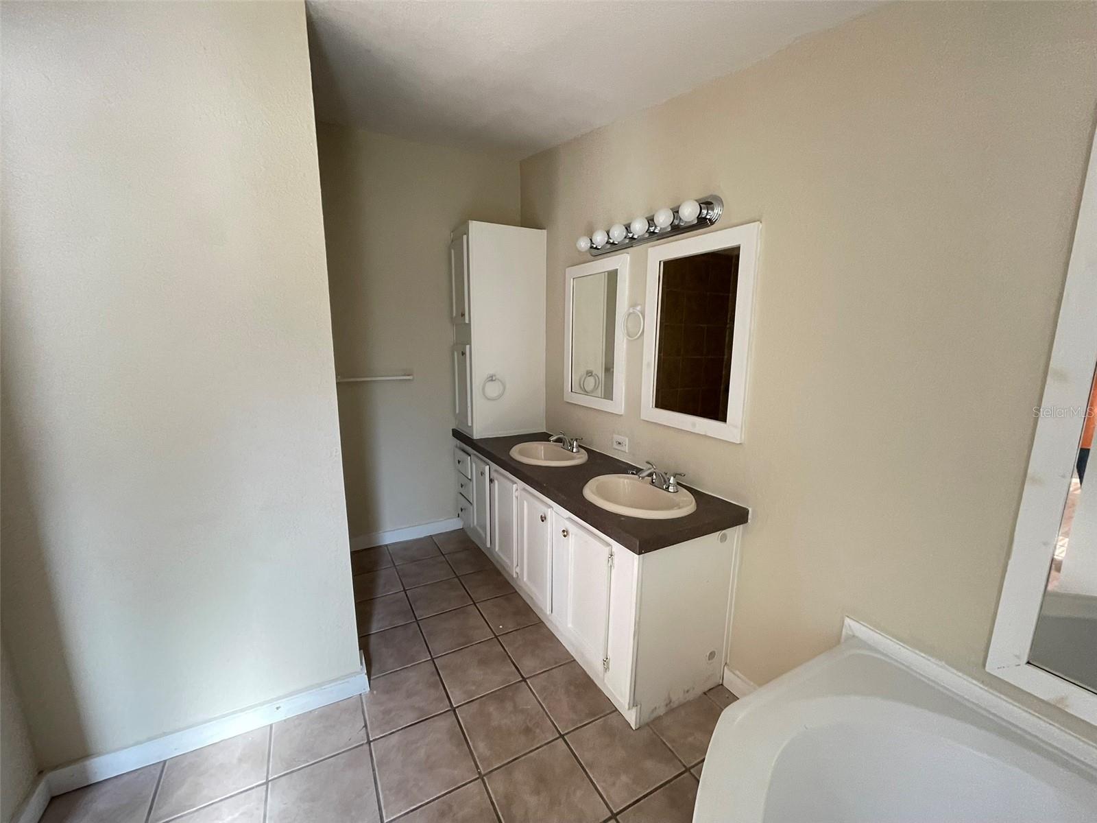 13716 NE COUNTY ROAD 1471, WALDO, FL, 32694