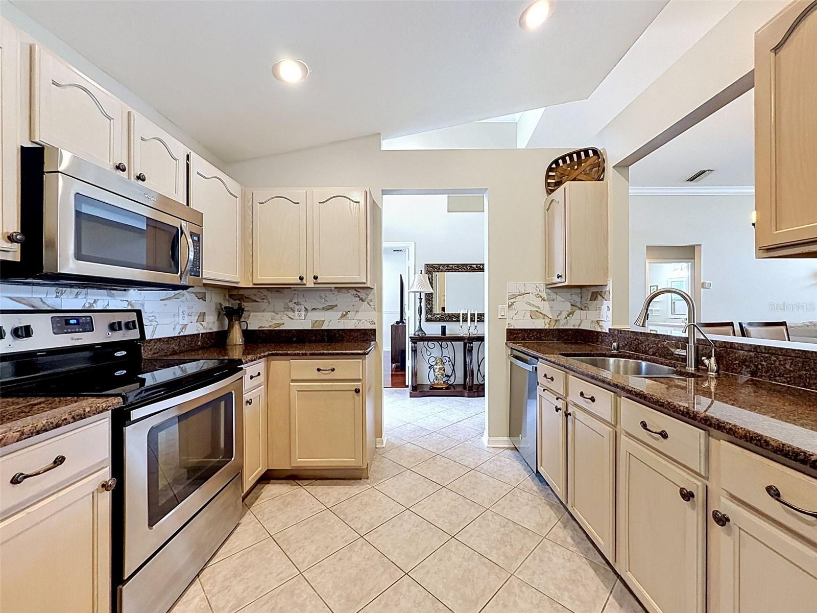 26714 MIDDLEGROUND LOOP, WESLEY CHAPEL, FL, 33544