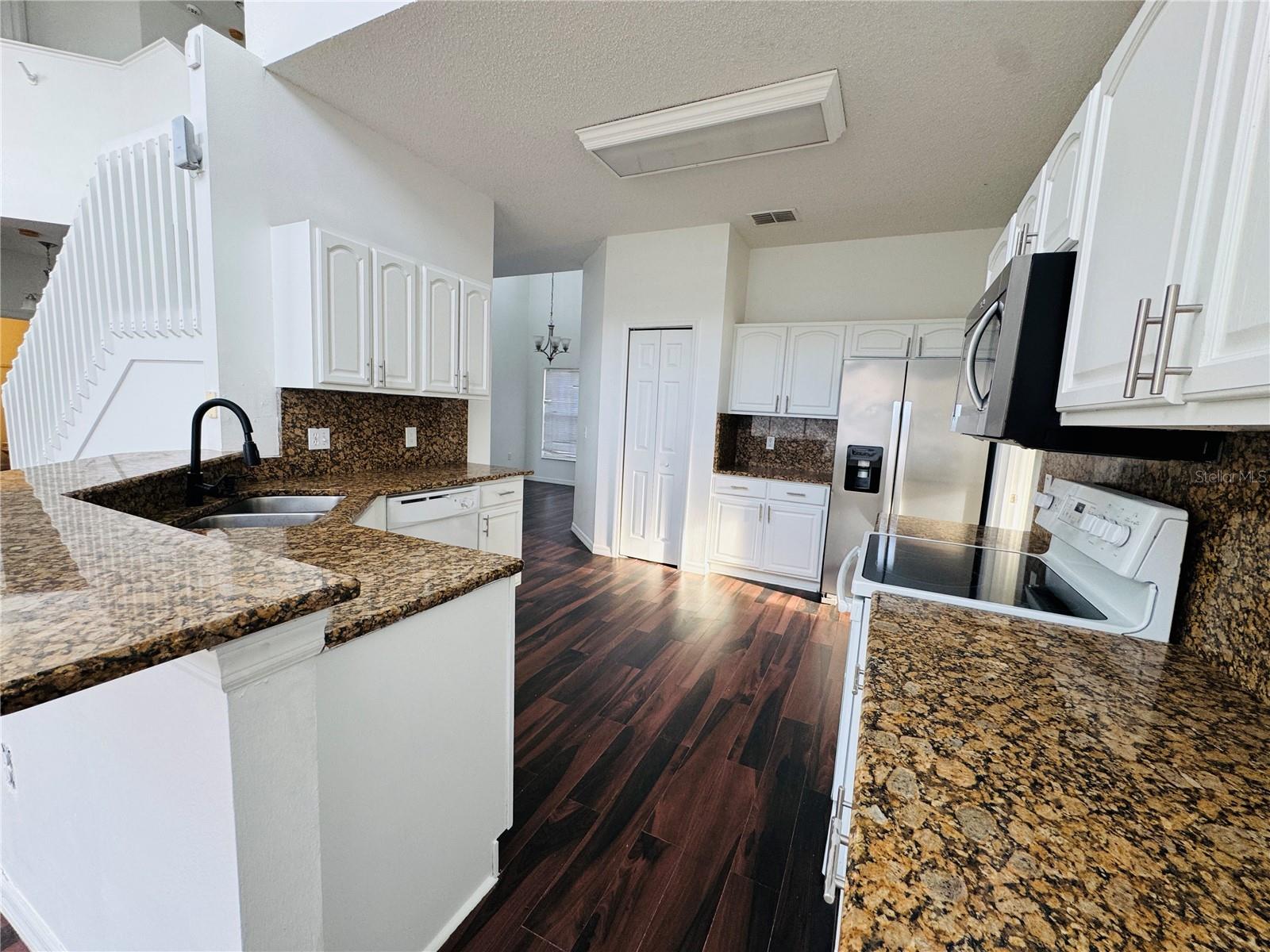 411 COLUMBIA CT, KISSIMMEE, FL, 34759