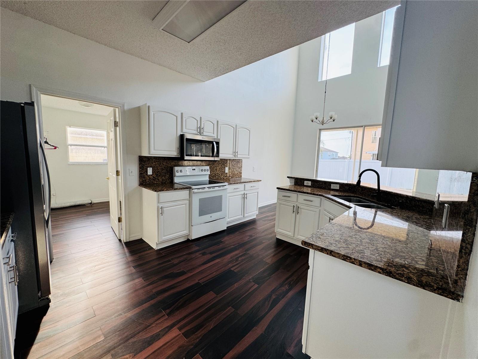 411 COLUMBIA CT, KISSIMMEE, FL, 34759