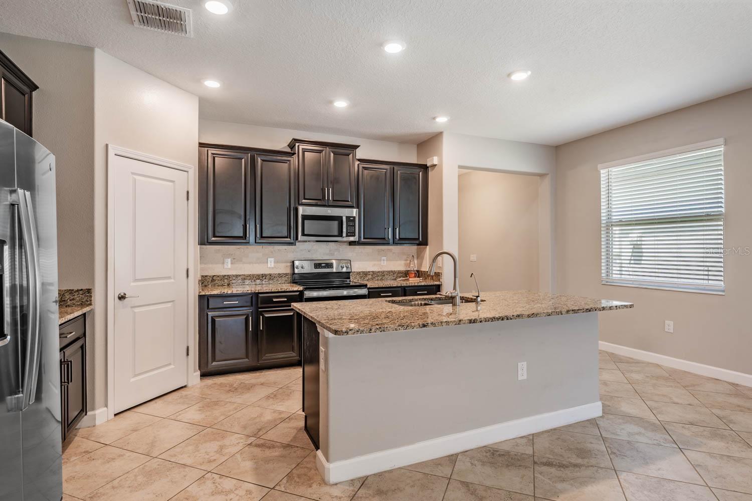 31427 CANNON RUSH DR, SAN ANTONIO, FL, 33576