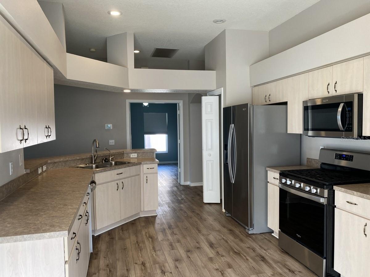 28826 RAINDANCE AVE, WESLEY CHAPEL, FL, 33543