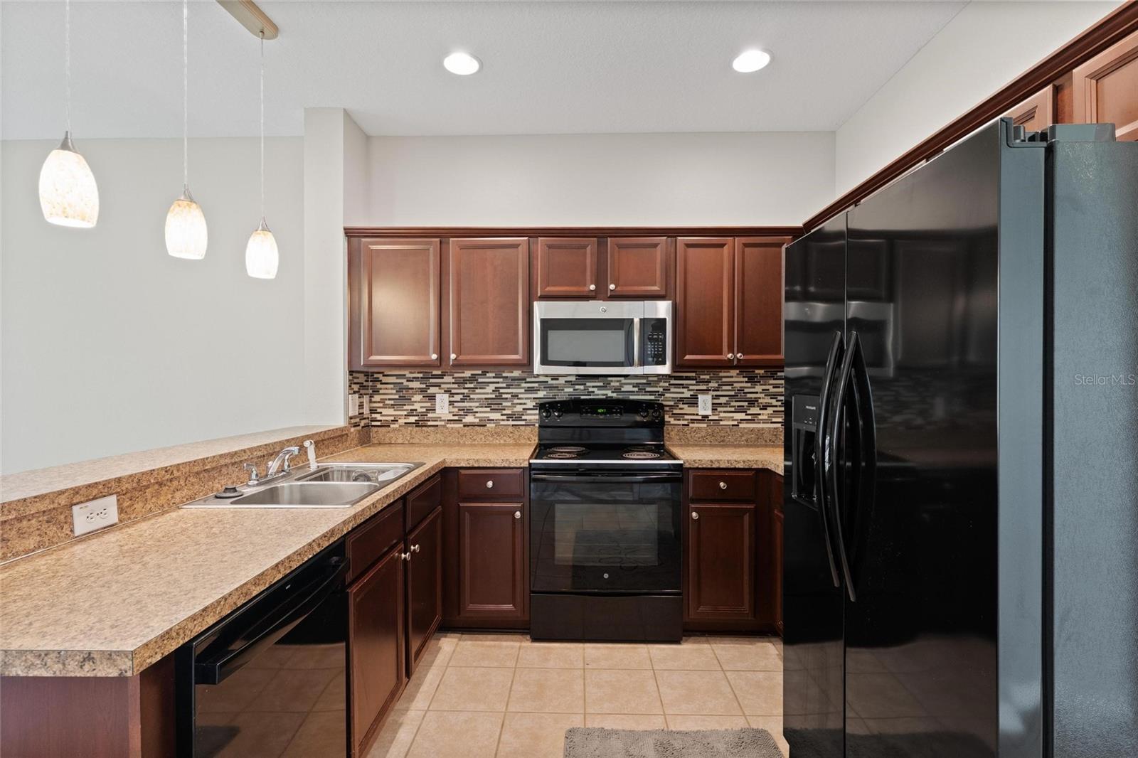 6981 TOWERING SPRUCE DR, RIVERVIEW, FL, 33578