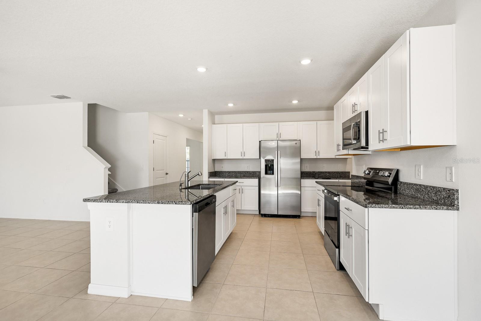 2881 SILVER SCALLOP LOOP, WIMAUMA, FL, 33598