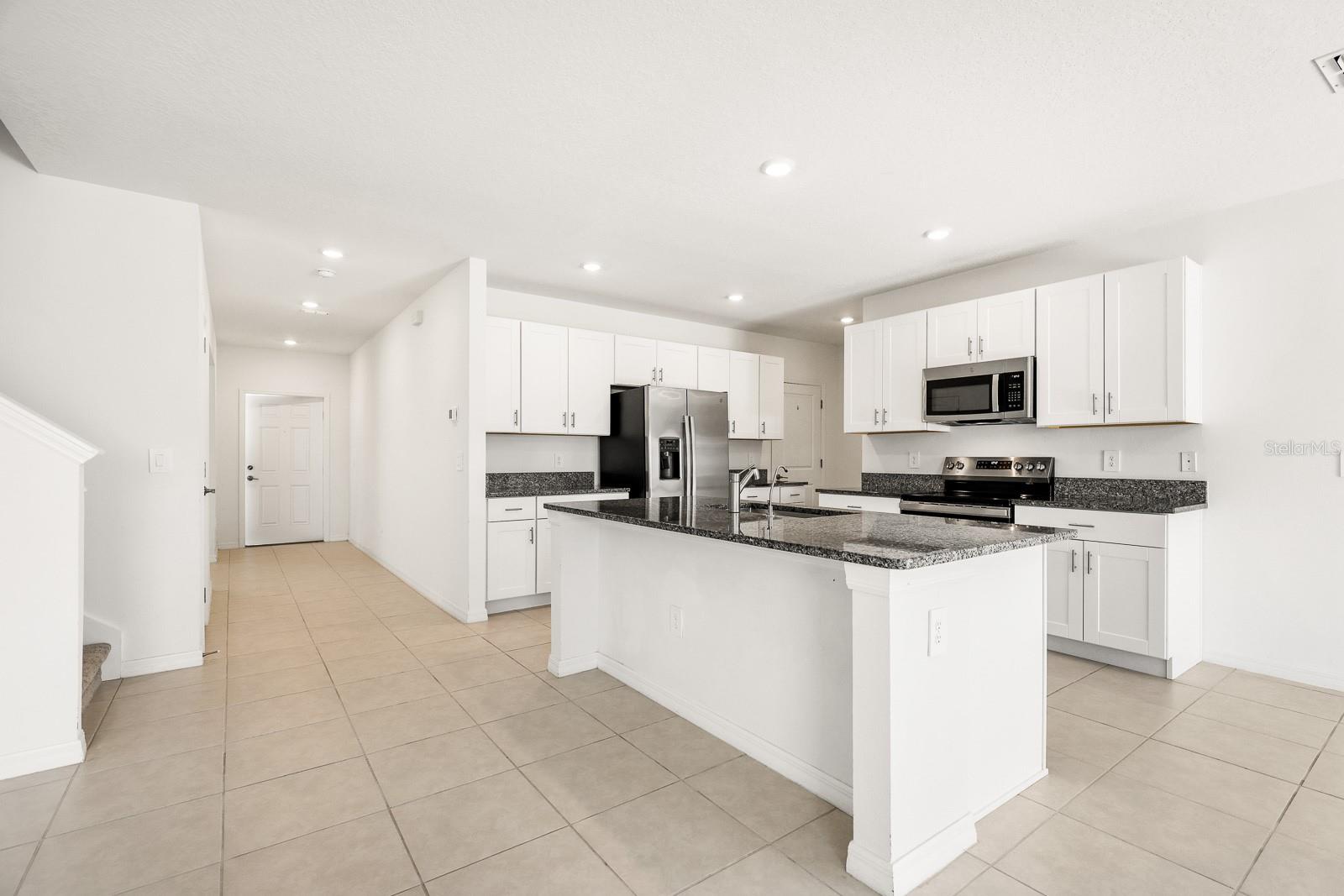 2881 SILVER SCALLOP LOOP, WIMAUMA, FL, 33598