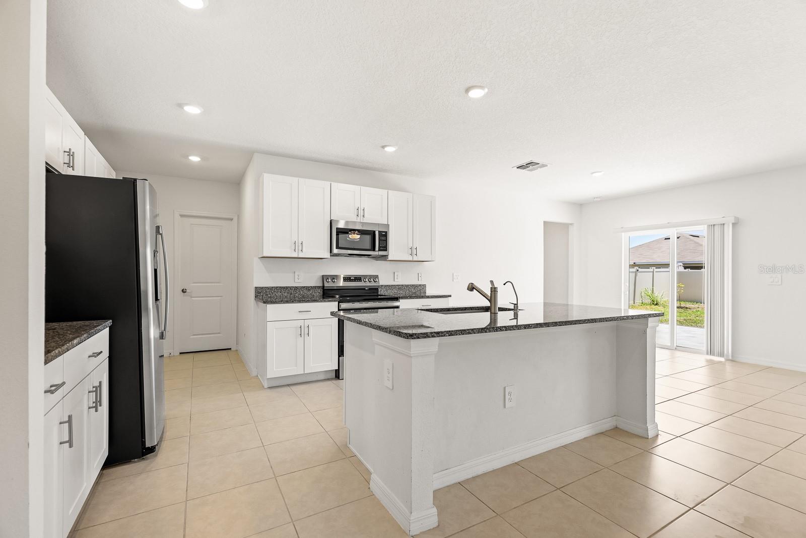 2881 SILVER SCALLOP LOOP, WIMAUMA, FL, 33598