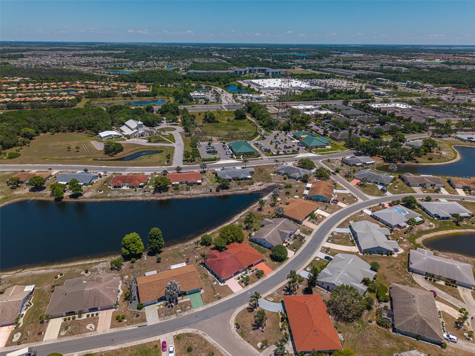 1027 BLUEWATER DR, SUN CITY CENTER, FL, 33573