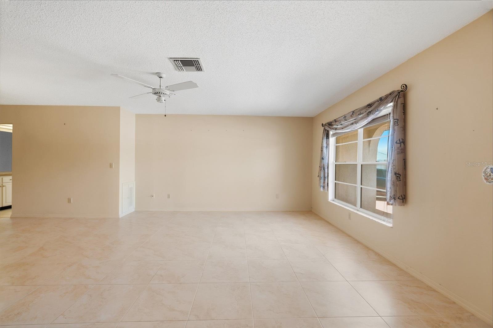 1027 BLUEWATER DR, SUN CITY CENTER, FL, 33573