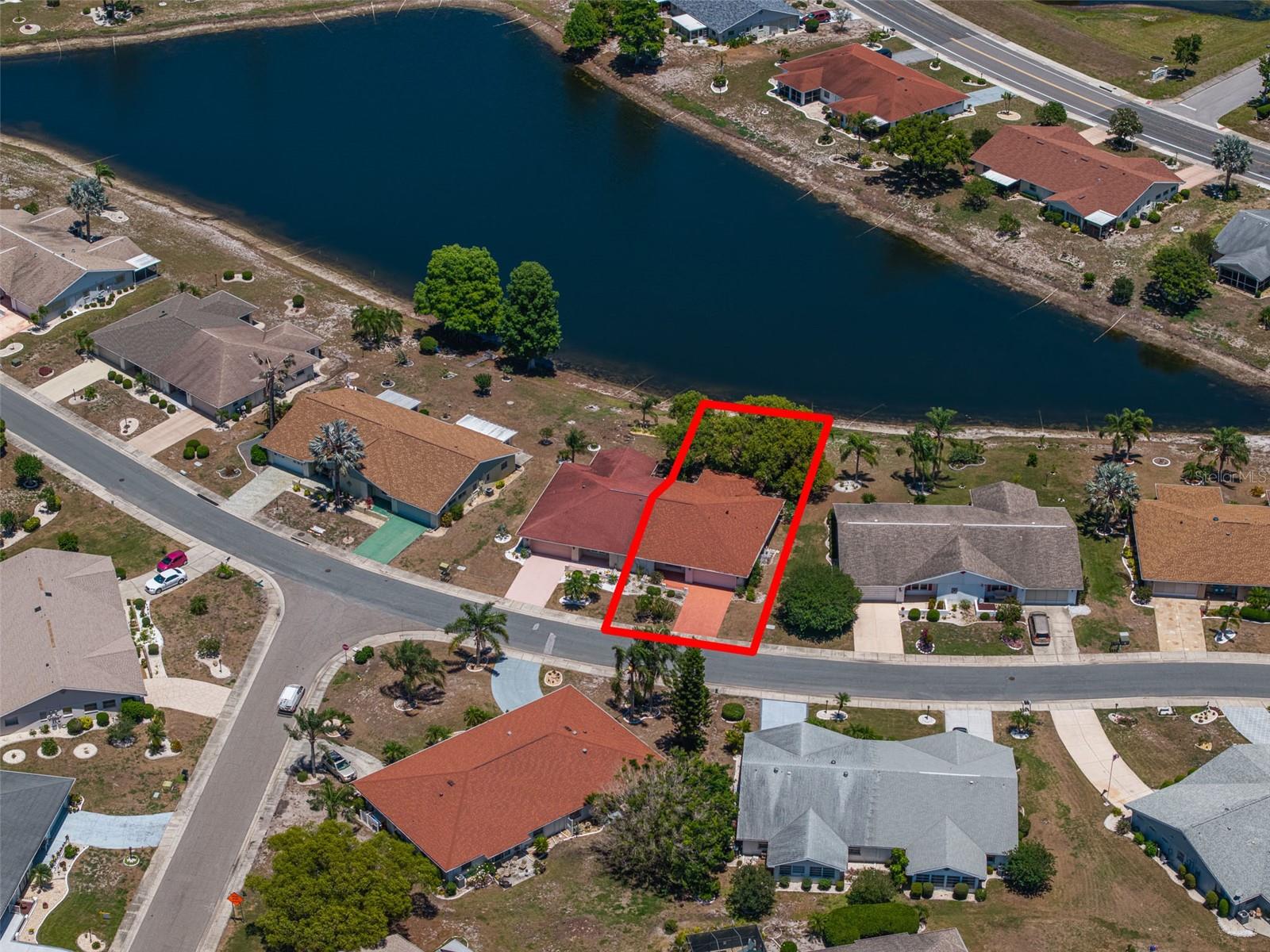 1027 BLUEWATER DR, SUN CITY CENTER, FL, 33573