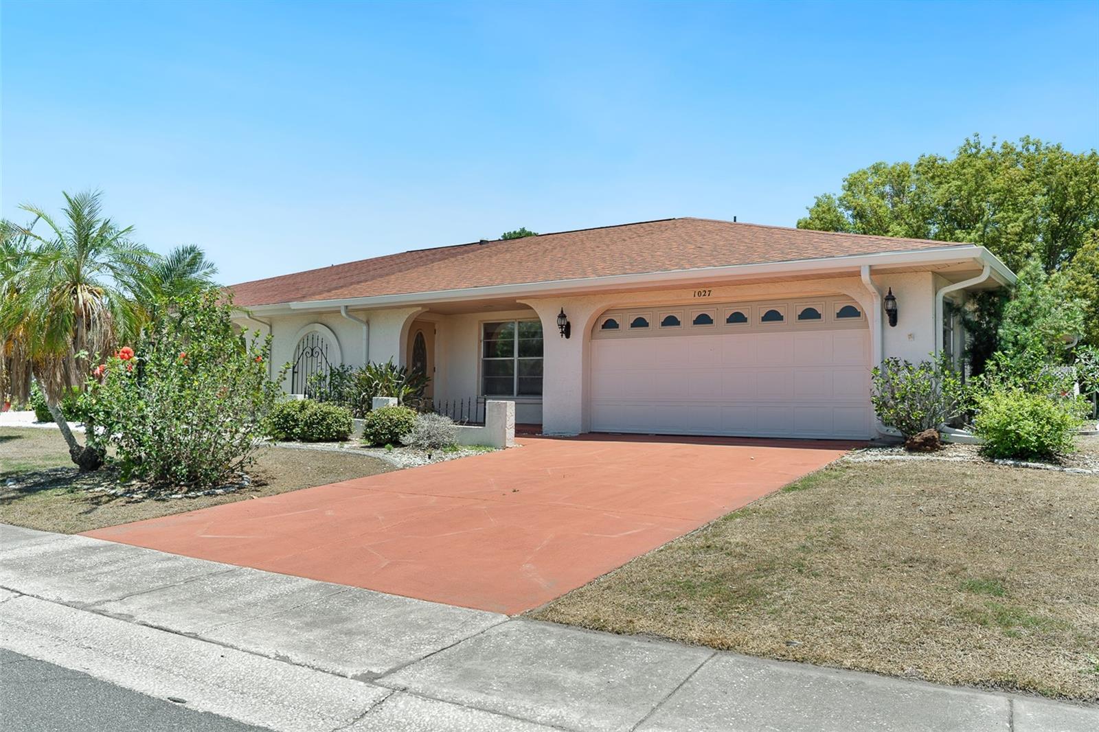 1027 BLUEWATER DR, SUN CITY CENTER, FL, 33573