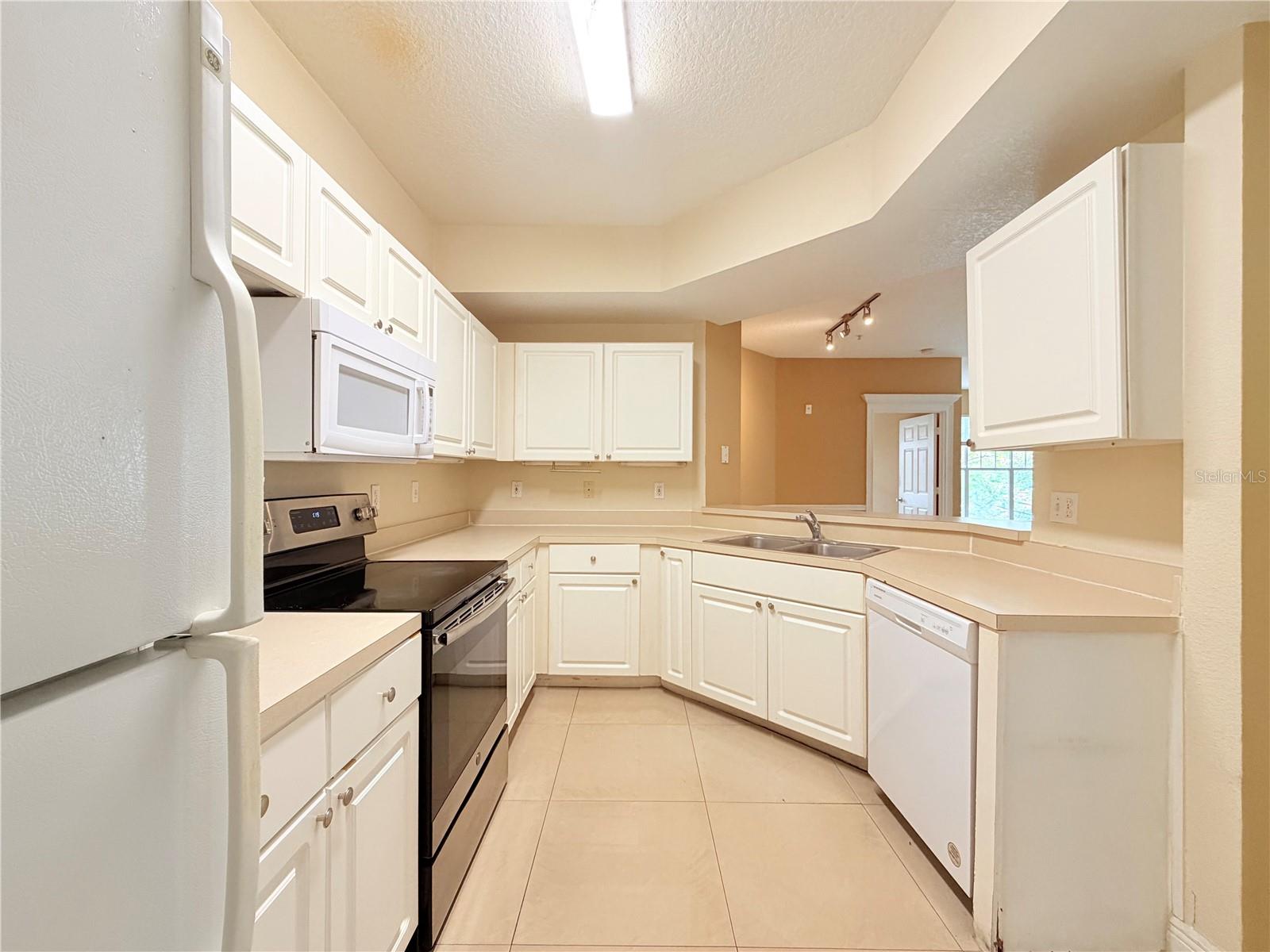5524 METROWEST BLVD #10-203, ORLANDO, FL, 32811