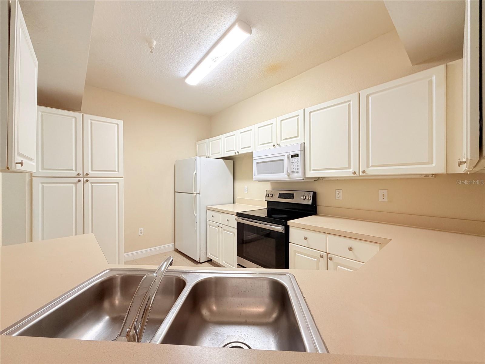 5524 METROWEST BLVD #10-203, ORLANDO, FL, 32811