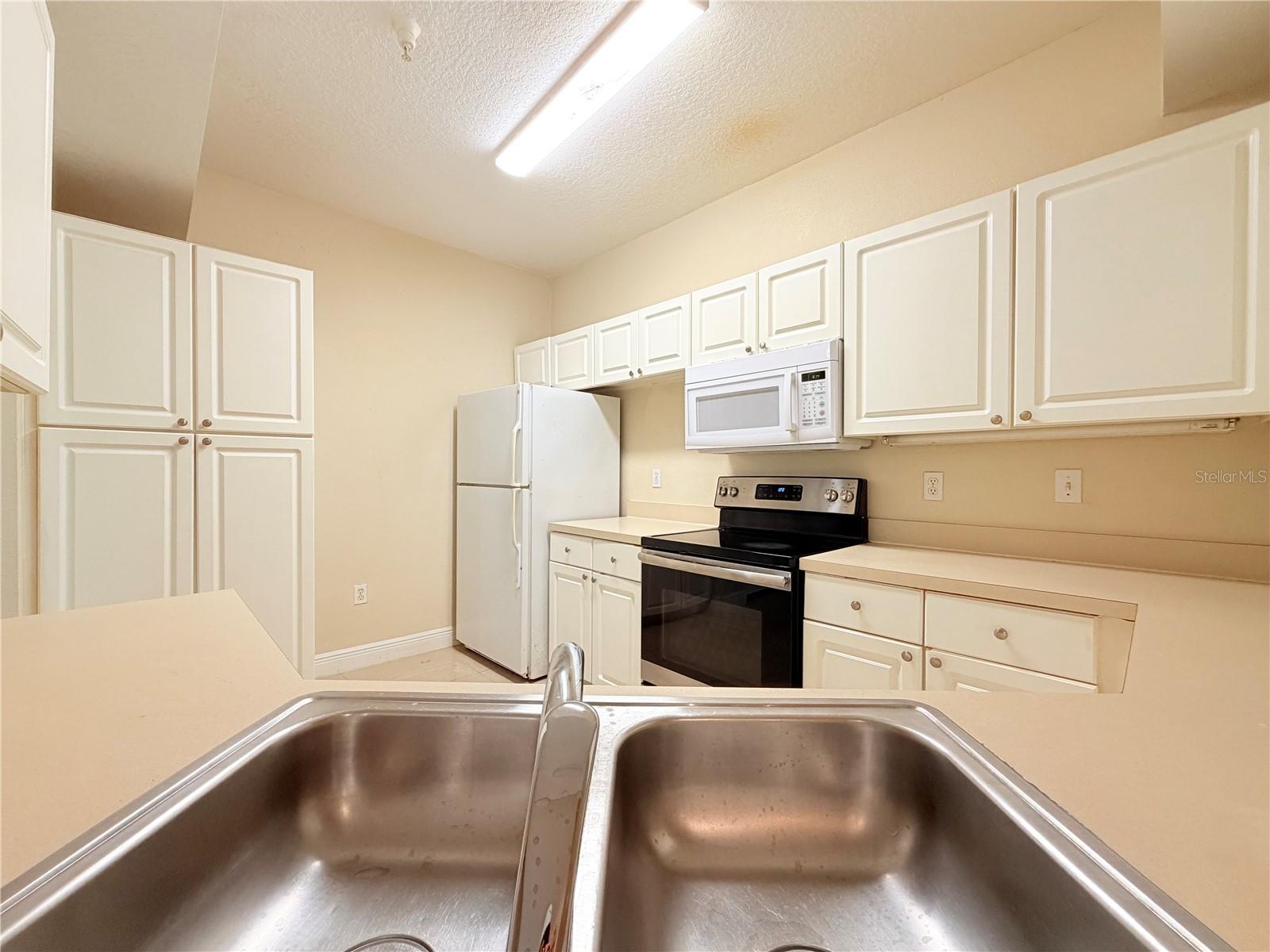 5524 METROWEST BLVD #10-203, ORLANDO, FL, 32811