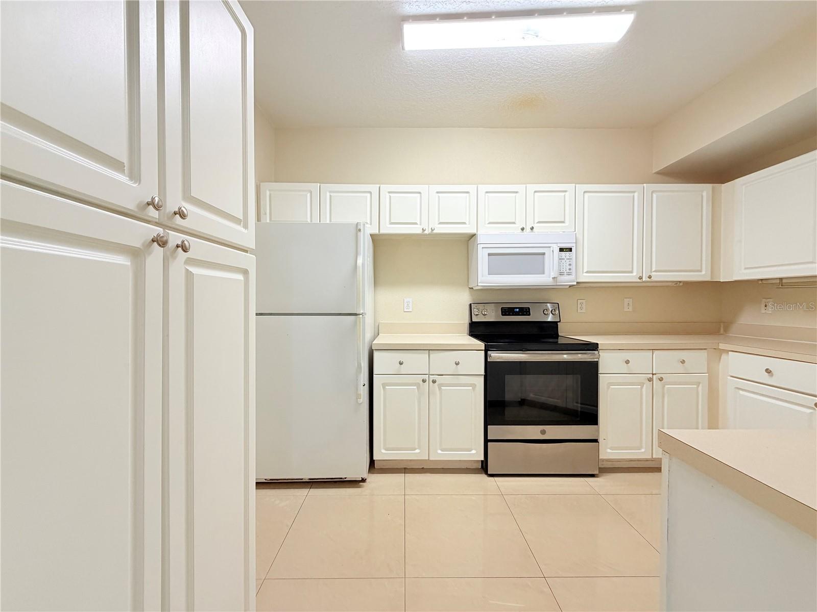 5524 METROWEST BLVD #10-203, ORLANDO, FL, 32811