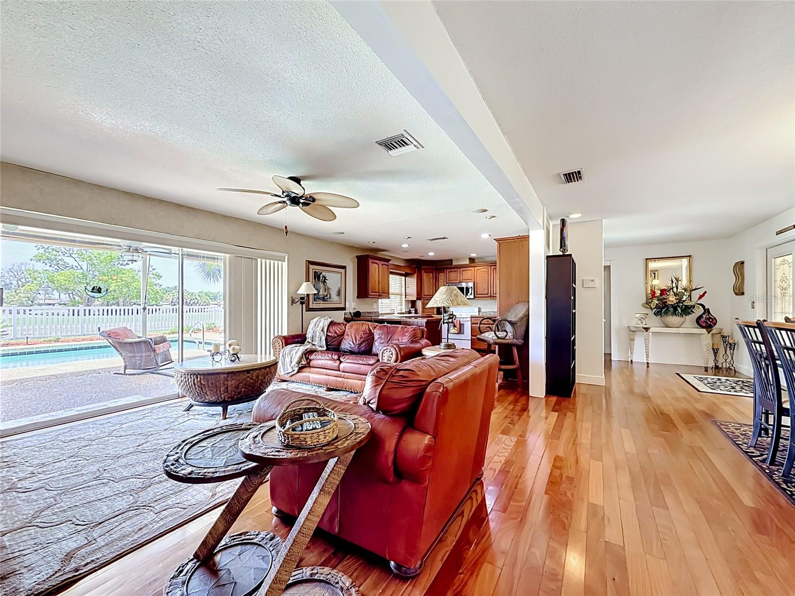 6490 BURNING TREE DR, SEMINOLE, FL, 33777