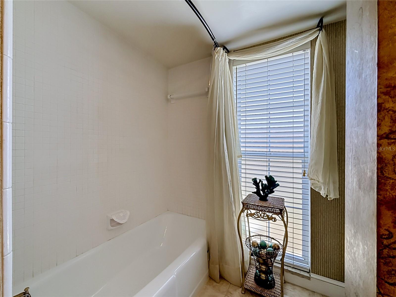 6490 BURNING TREE DR, SEMINOLE, FL, 33777