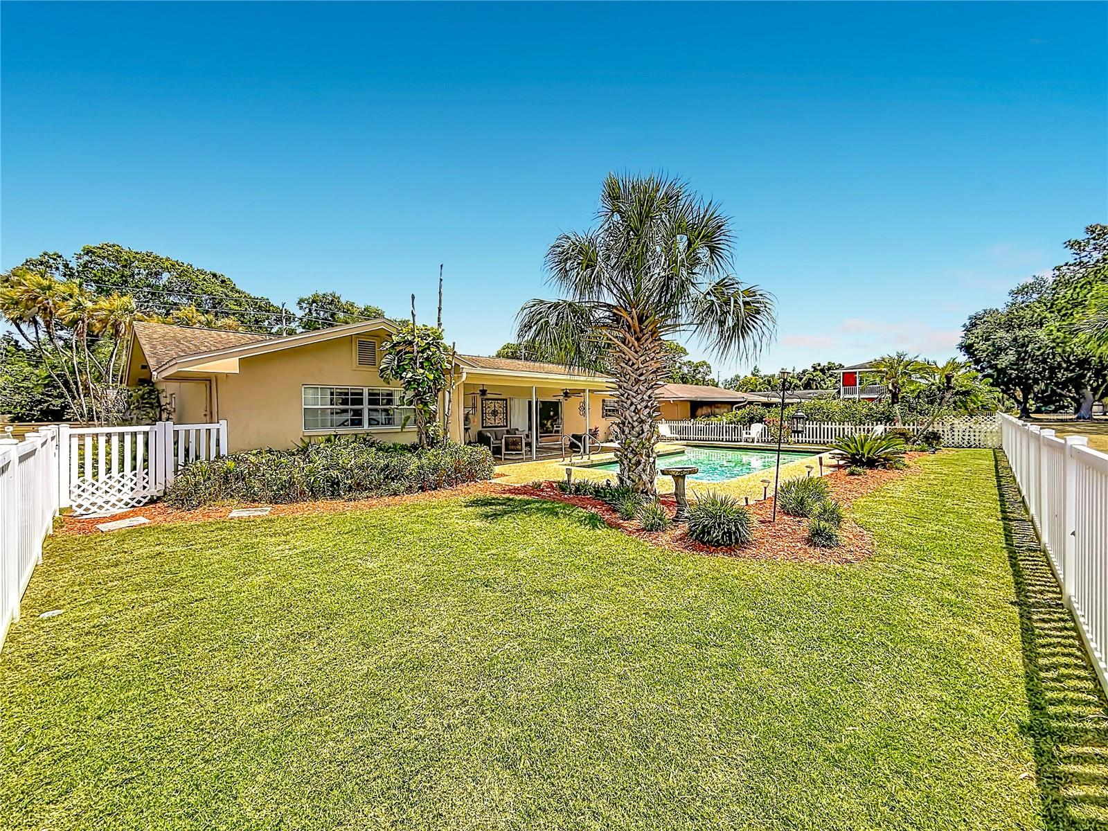 6490 BURNING TREE DR, SEMINOLE, FL, 33777
