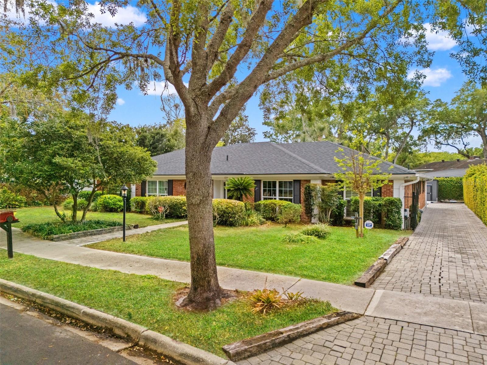 1214 SWEETBRIAR RD, ORLANDO, FL, 32806
