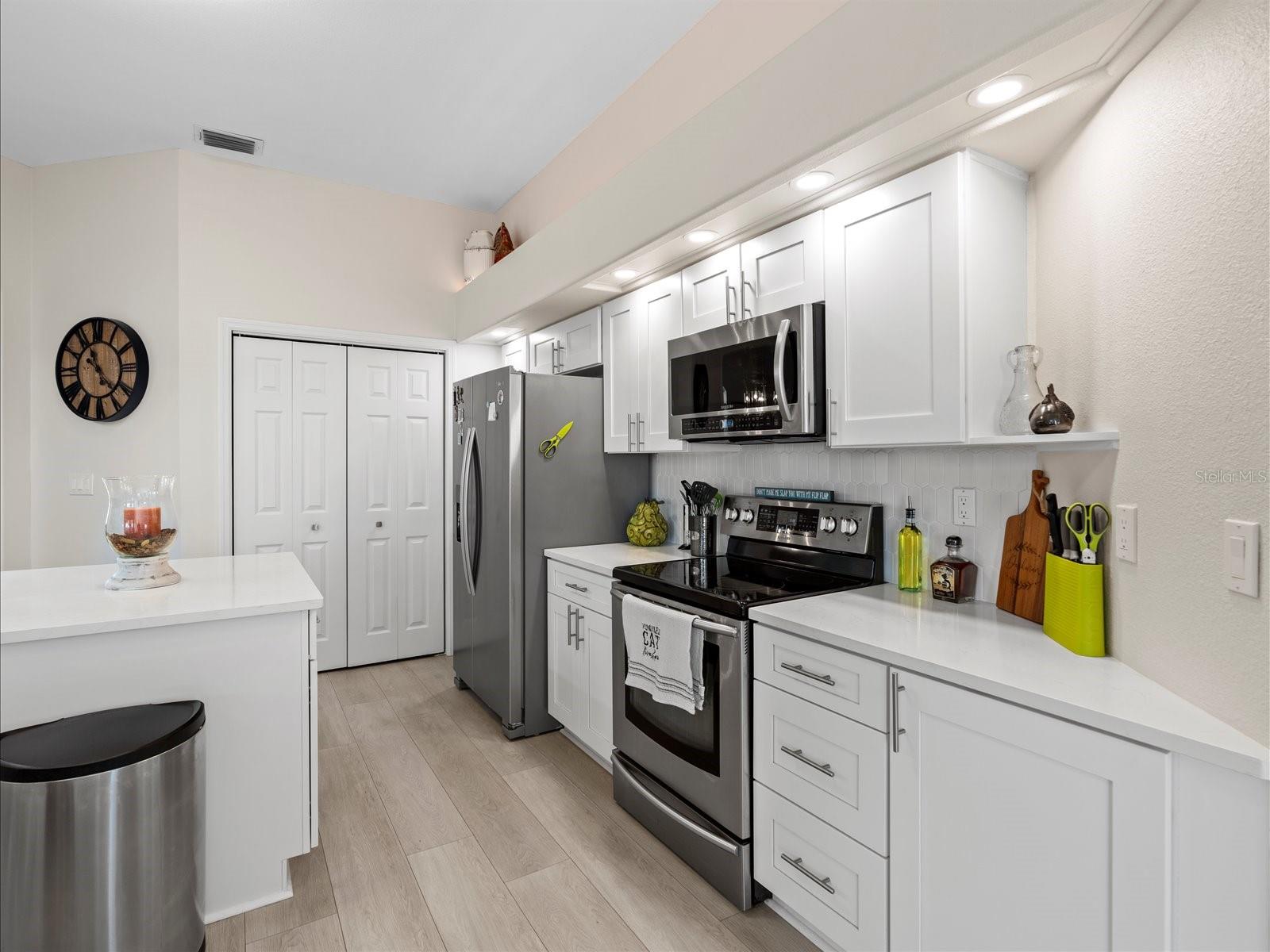 9182 TARLETON CIR, WEEKI WACHEE, FL, 34613