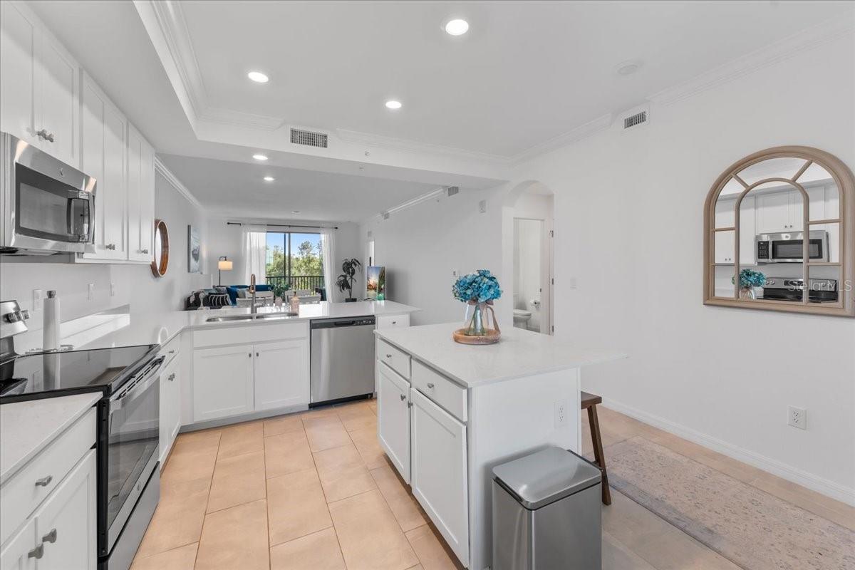 18114 GAWTHROP DR #304, BRADENTON, FL, 34211