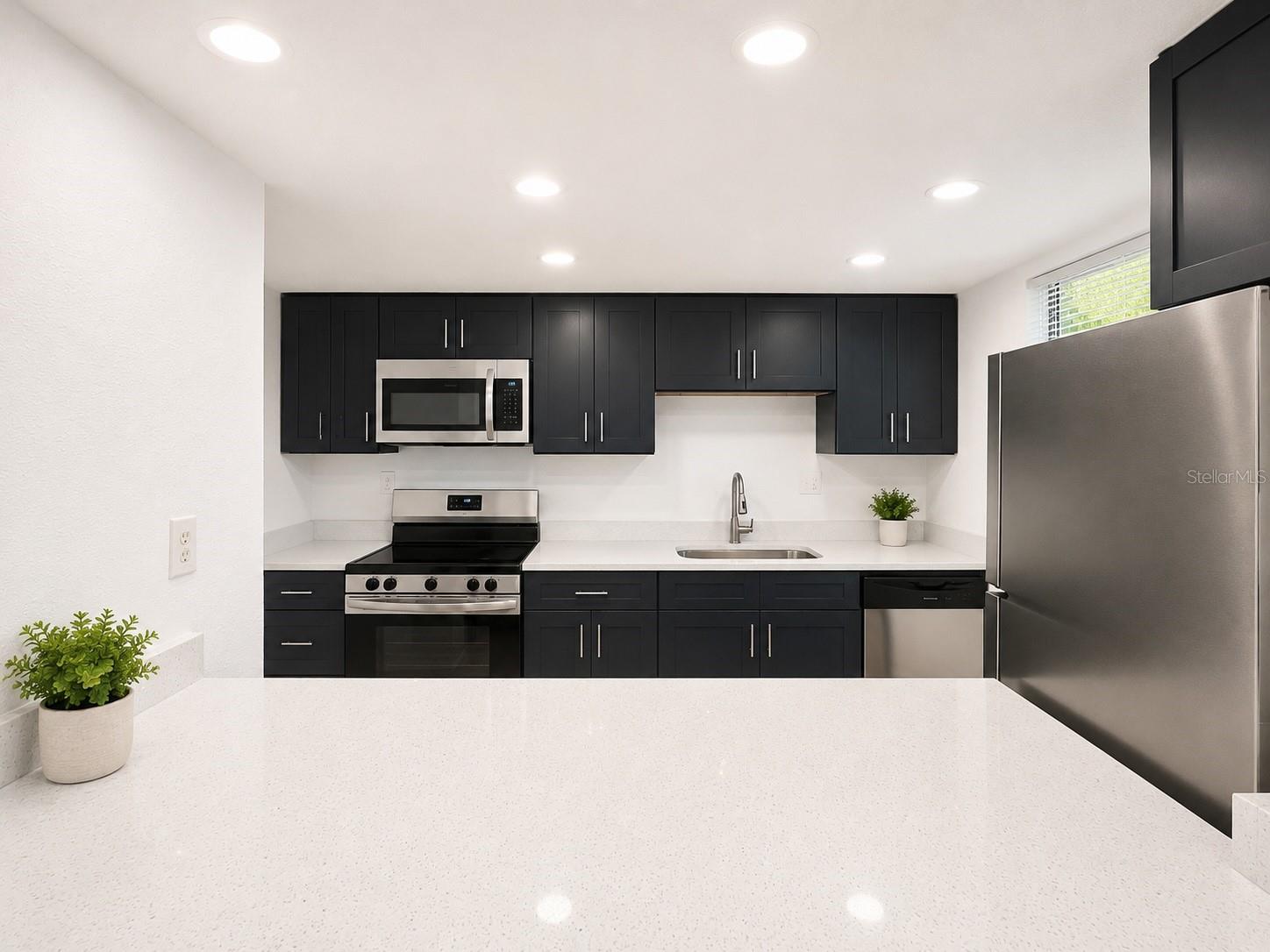 855 N VILLAGE DR N #101, ST PETERSBURG, FL, 33716