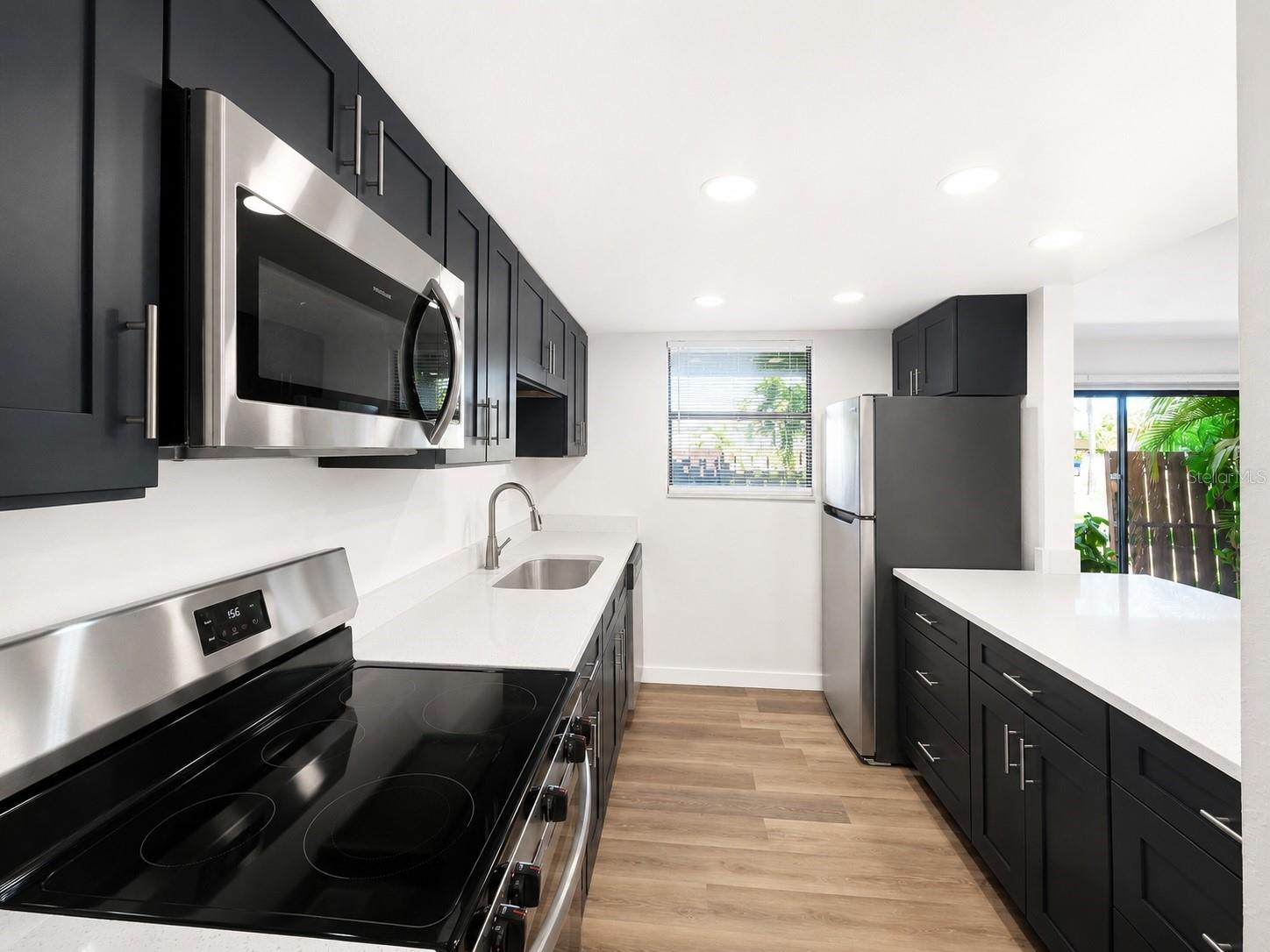 855 N VILLAGE DR N #101, ST PETERSBURG, FL, 33716