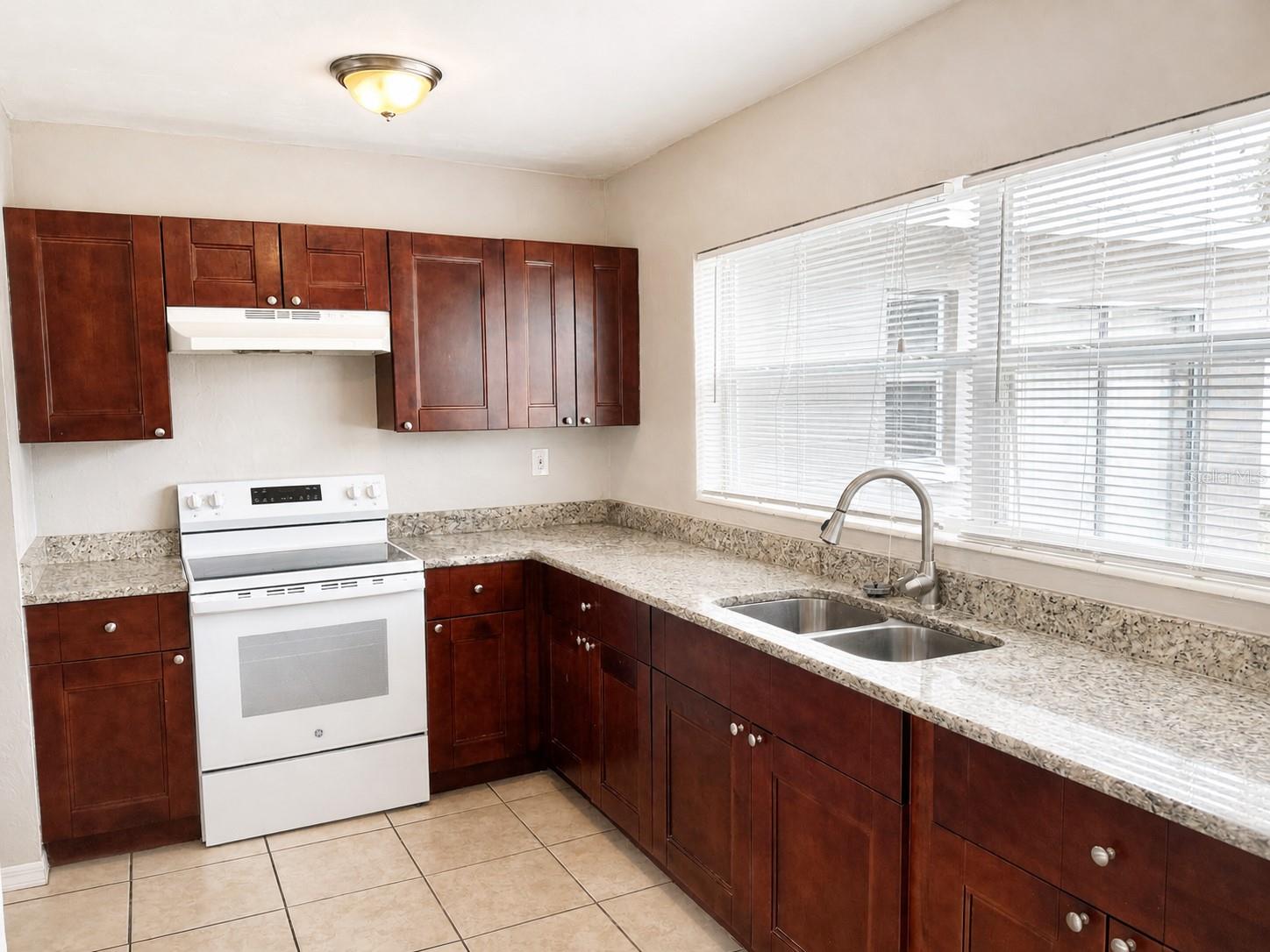 5650 47TH AVE N, KENNETH CITY, FL, 33709
