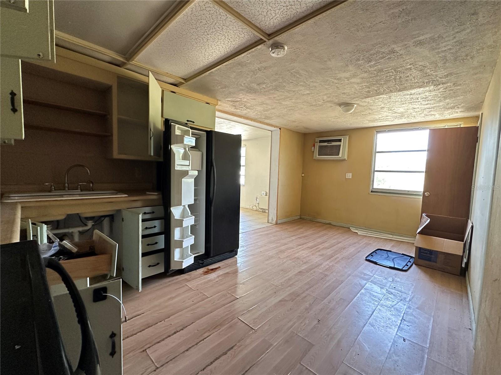 921 E 121ST AVE, TAMPA, FL, 33612