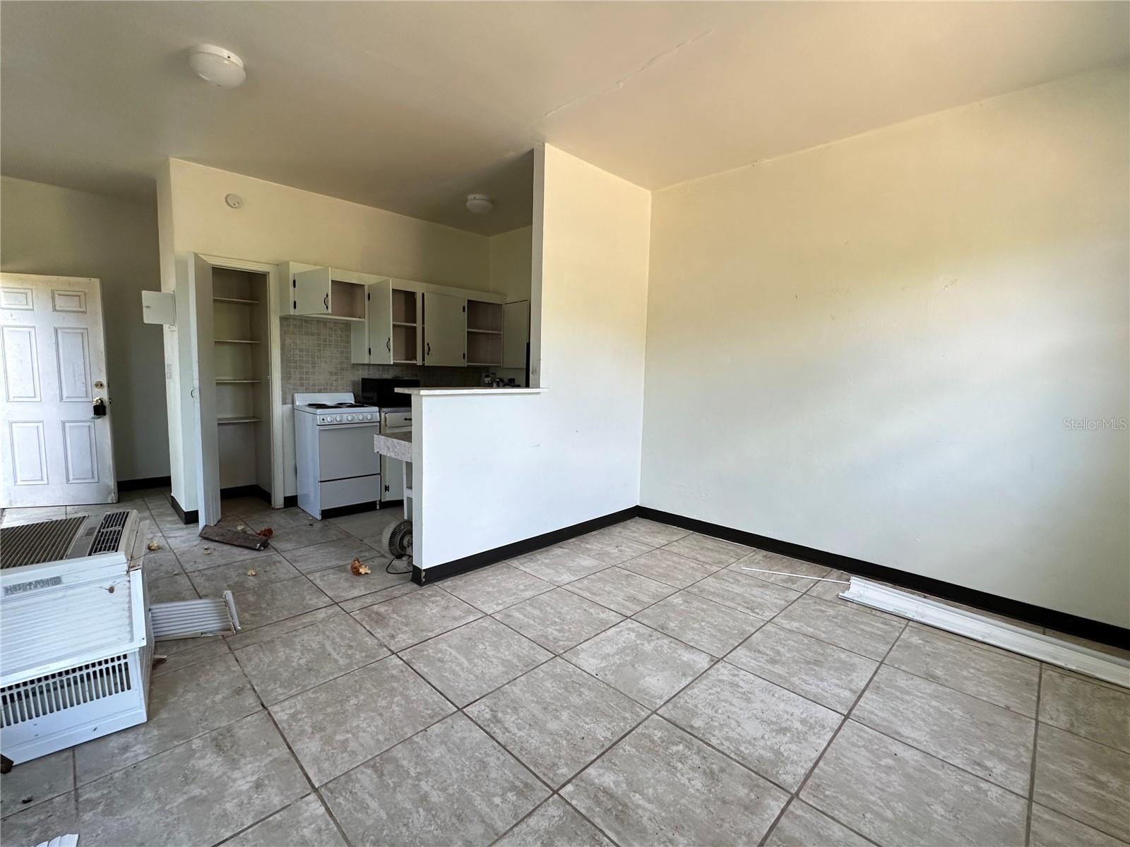 921 E 121ST AVE, TAMPA, FL, 33612