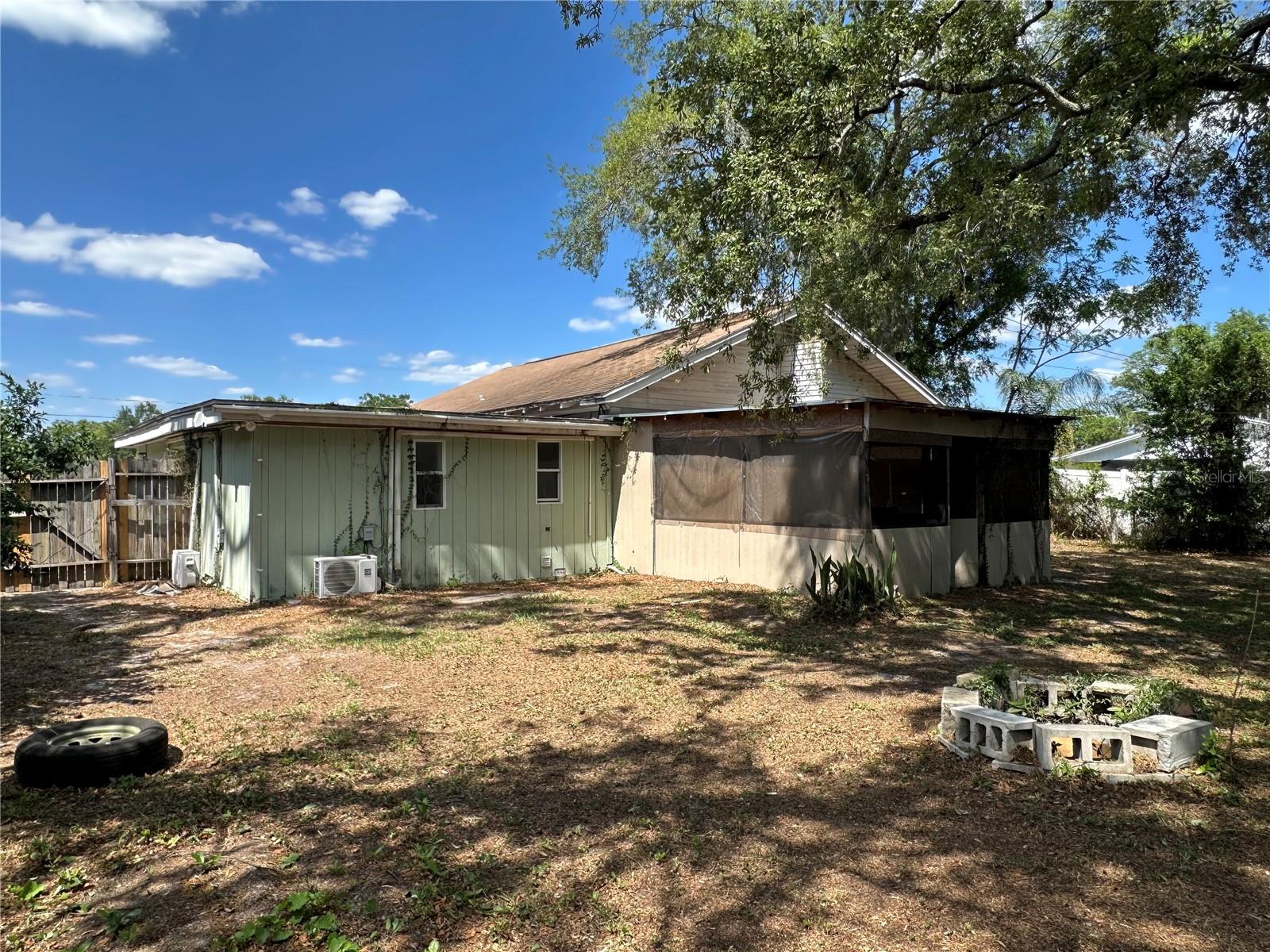 921 E 121ST AVE, TAMPA, FL, 33612