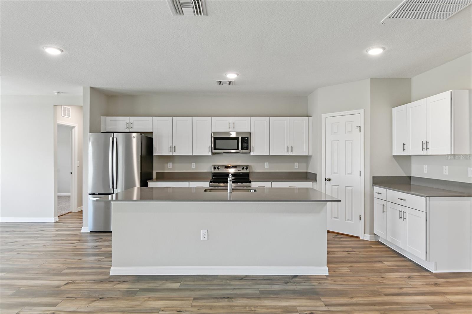 9252 ORCHARD PARK LN, DADE CITY, FL, 33525