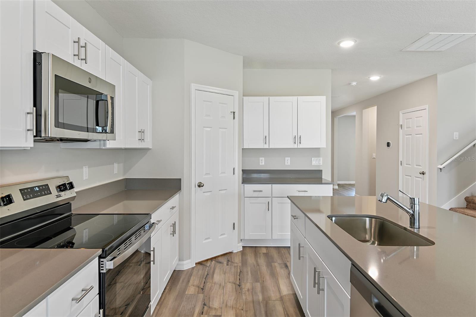 9252 ORCHARD PARK LN, DADE CITY, FL, 33525