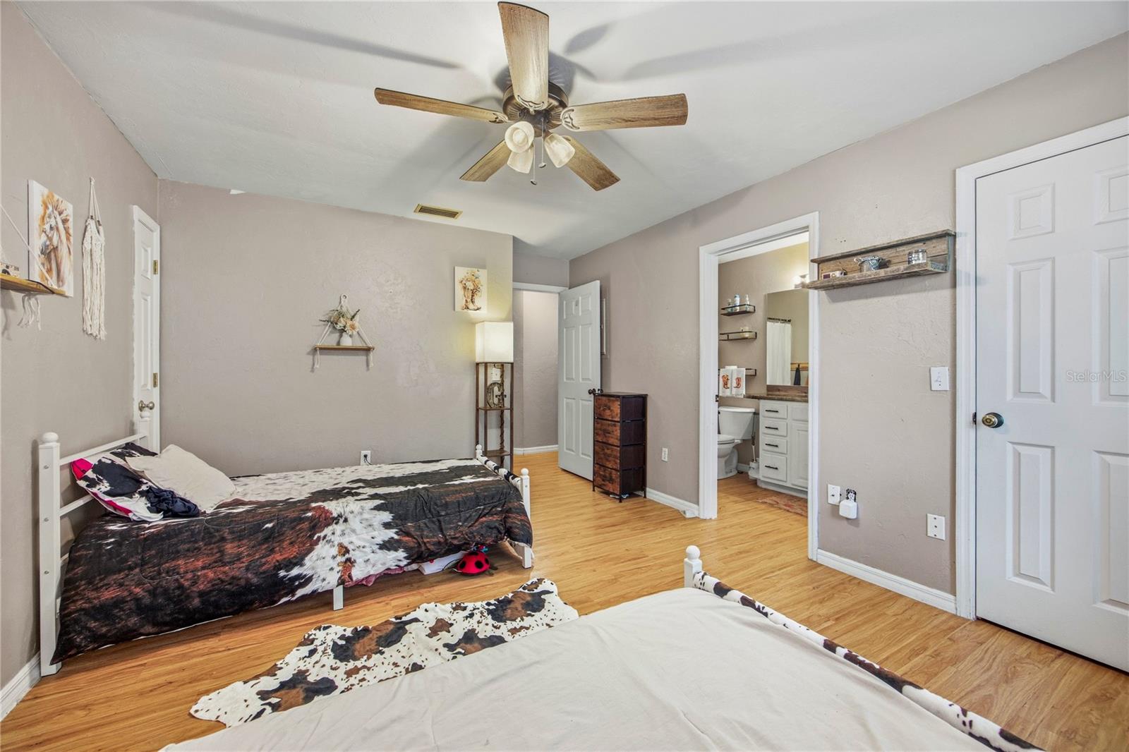 111 SW PRAIRIE ST, LAKE CITY, FL, 32024