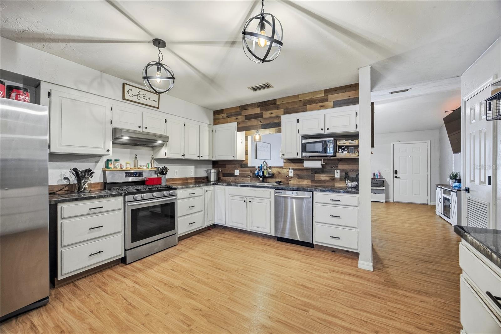 111 SW PRAIRIE ST, LAKE CITY, FL, 32024