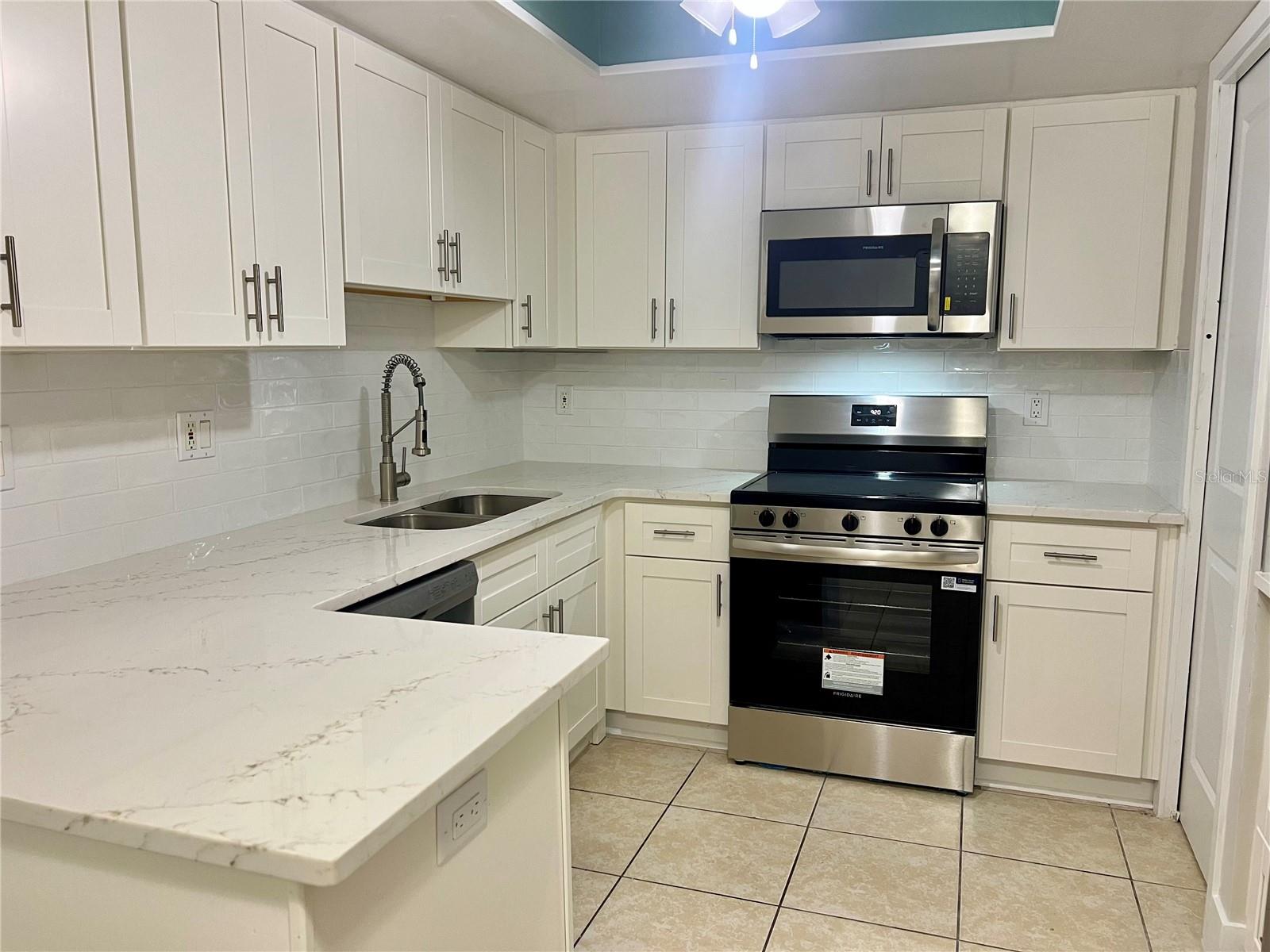 632 EDGEWATER DR #139, DUNEDIN, FL, 34698