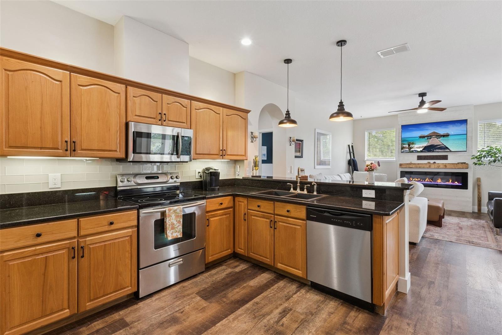 2360 PARK FOREST BLVD, MOUNT DORA, FL, 32757