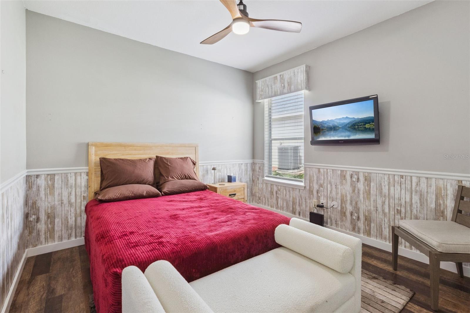 2360 PARK FOREST BLVD, MOUNT DORA, FL, 32757